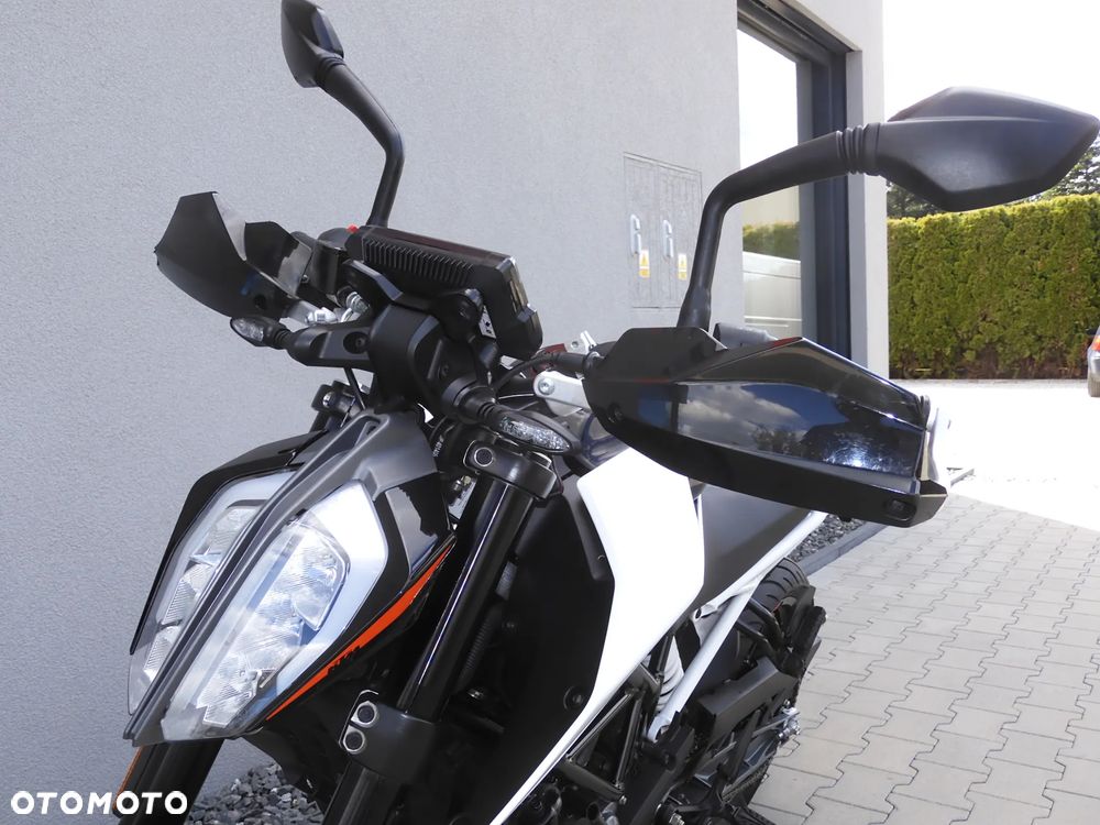 KTM Duke 390 - 24