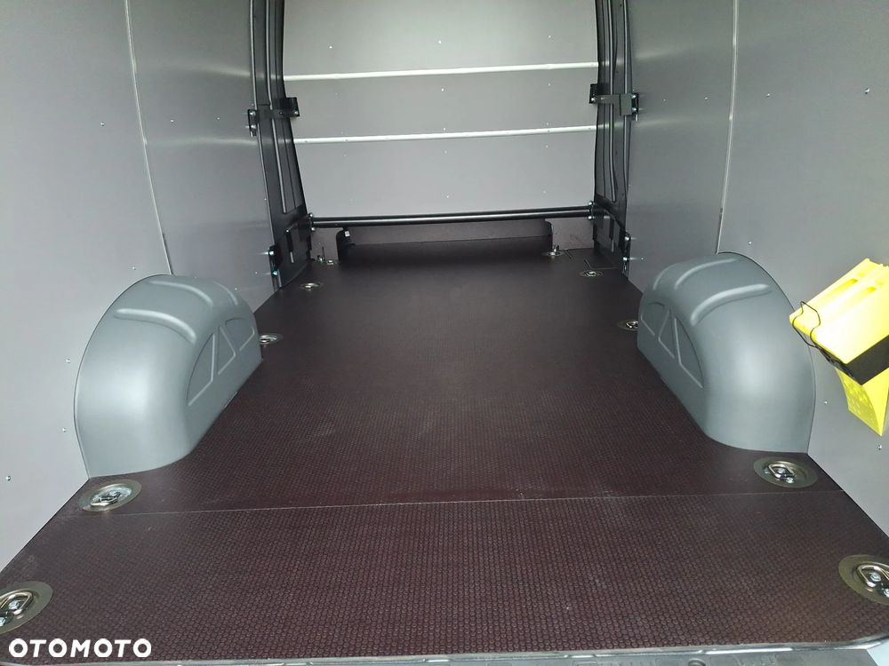 Volkswagen Crafter - 39