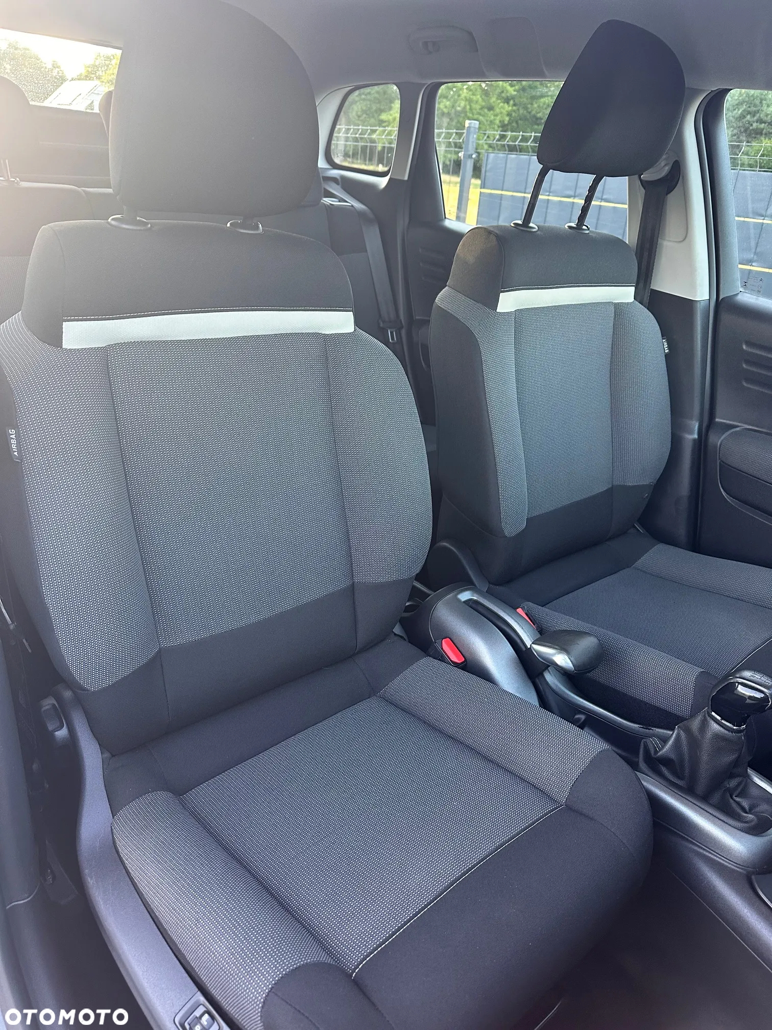 Citroën C3 Aircross 1.6 BlueHDi Shine S&S - 18