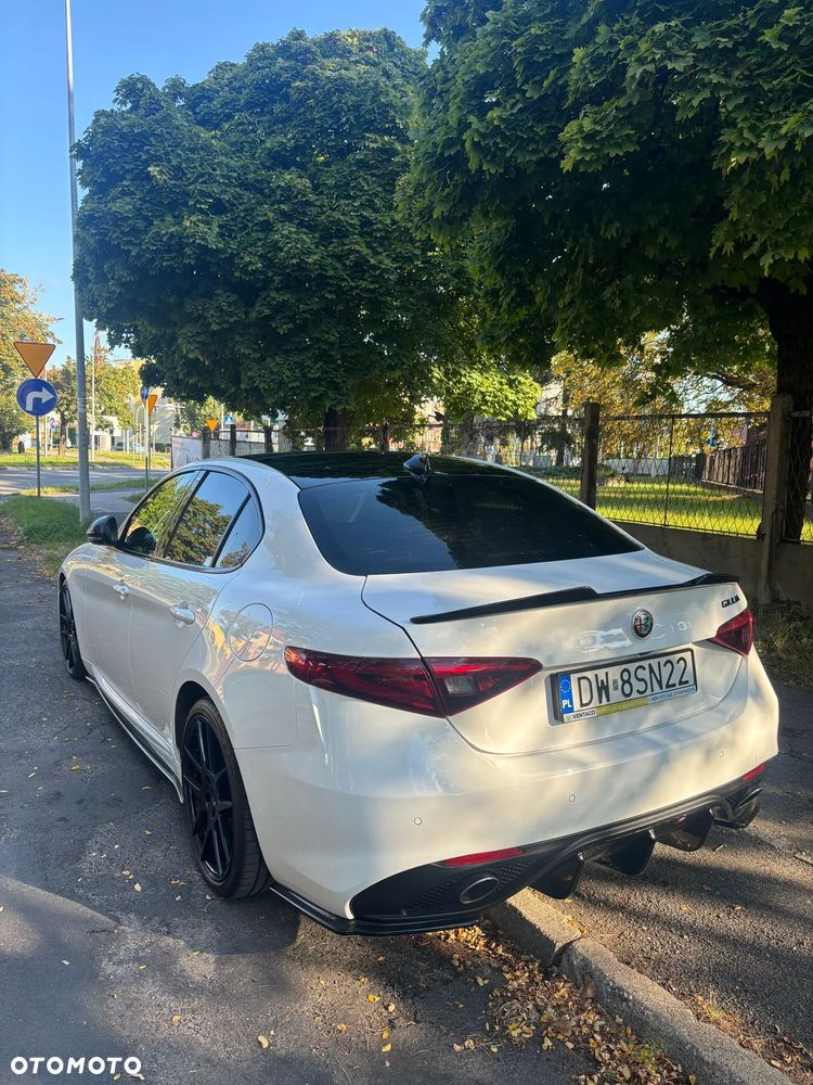 Alfa Romeo Giulia 2.0 Turbo 16V AT8 Veloce - 3