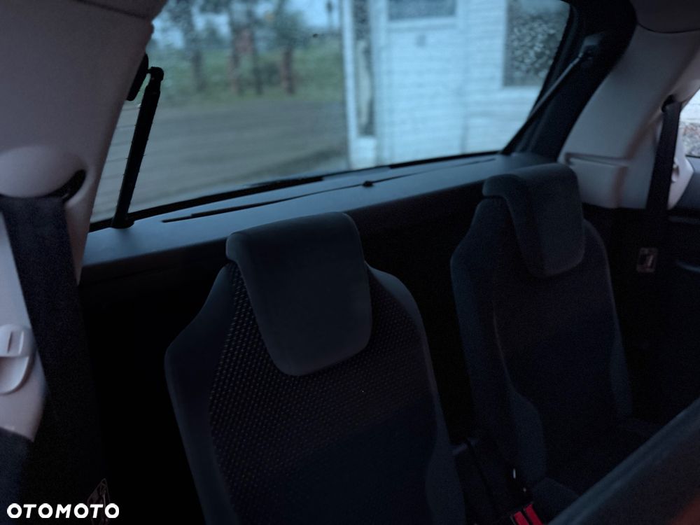 Citroën C4 Picasso 2.0 16V EGS6 Exclusive - 23