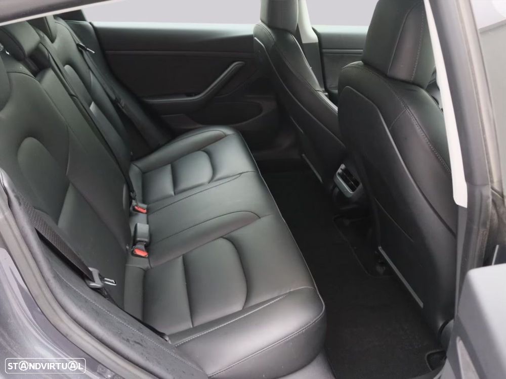 Tesla Model 3 - 16
