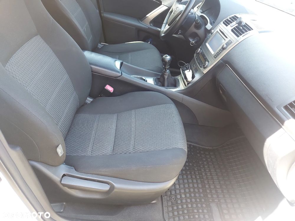 Toyota Avensis - 15