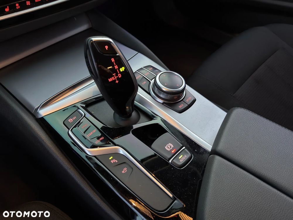 BMW Seria 5 520d - 14