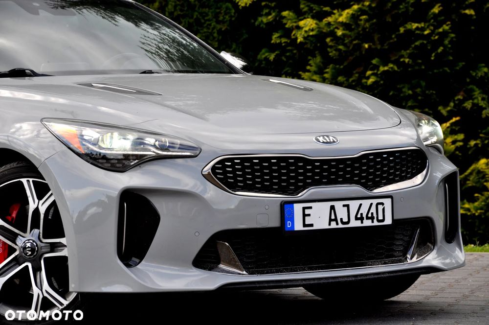 Kia Stinger - 10