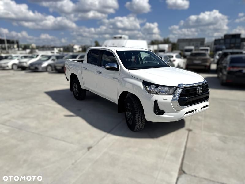 Toyota Hilux - 1