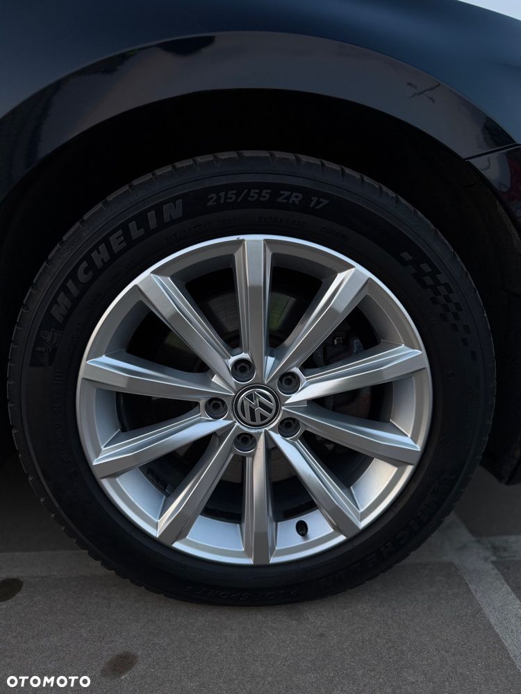 Volkswagen Passat - 21