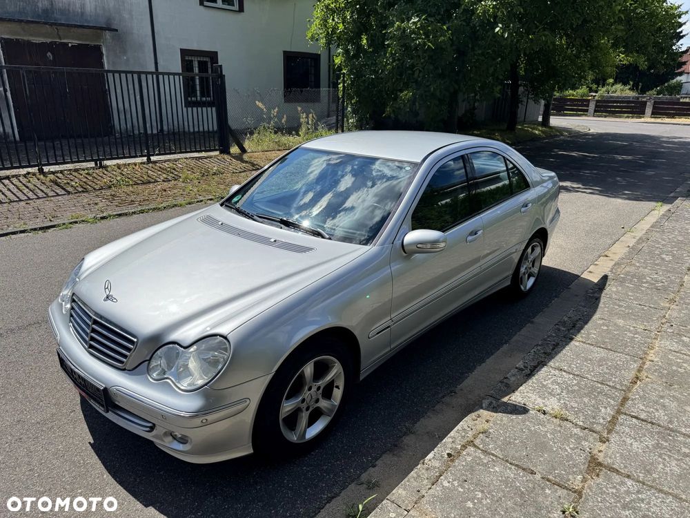 Mercedes-Benz Klasa C 180 Kompressor Automatik Avantgarde Sport Edition - 1