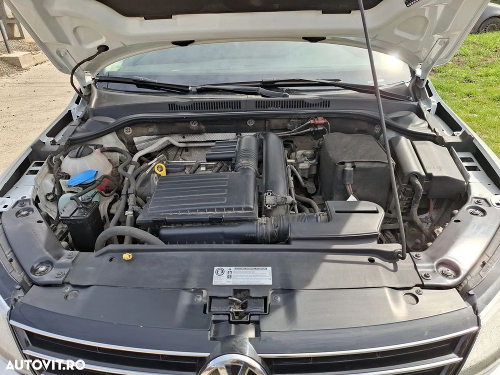 Volkswagen Jetta 1.2 TSI Comfortline - 4