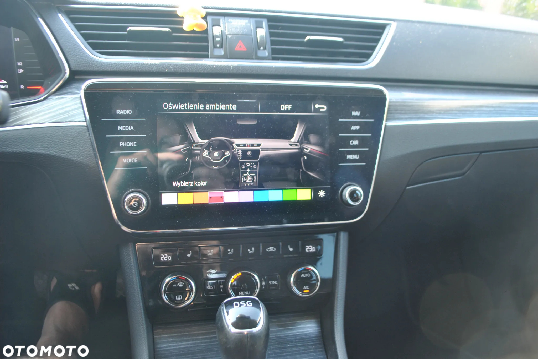 Skoda Superb 2.0 TDI DSG Premium Edition - 27