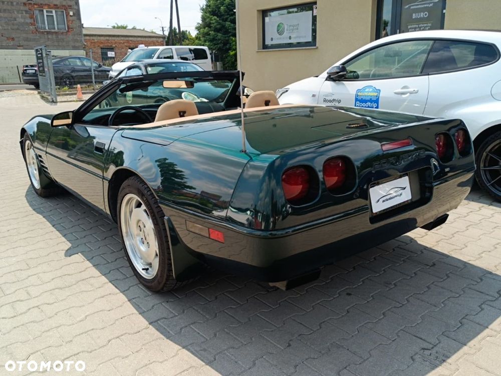 Chevrolet Corvette - 4