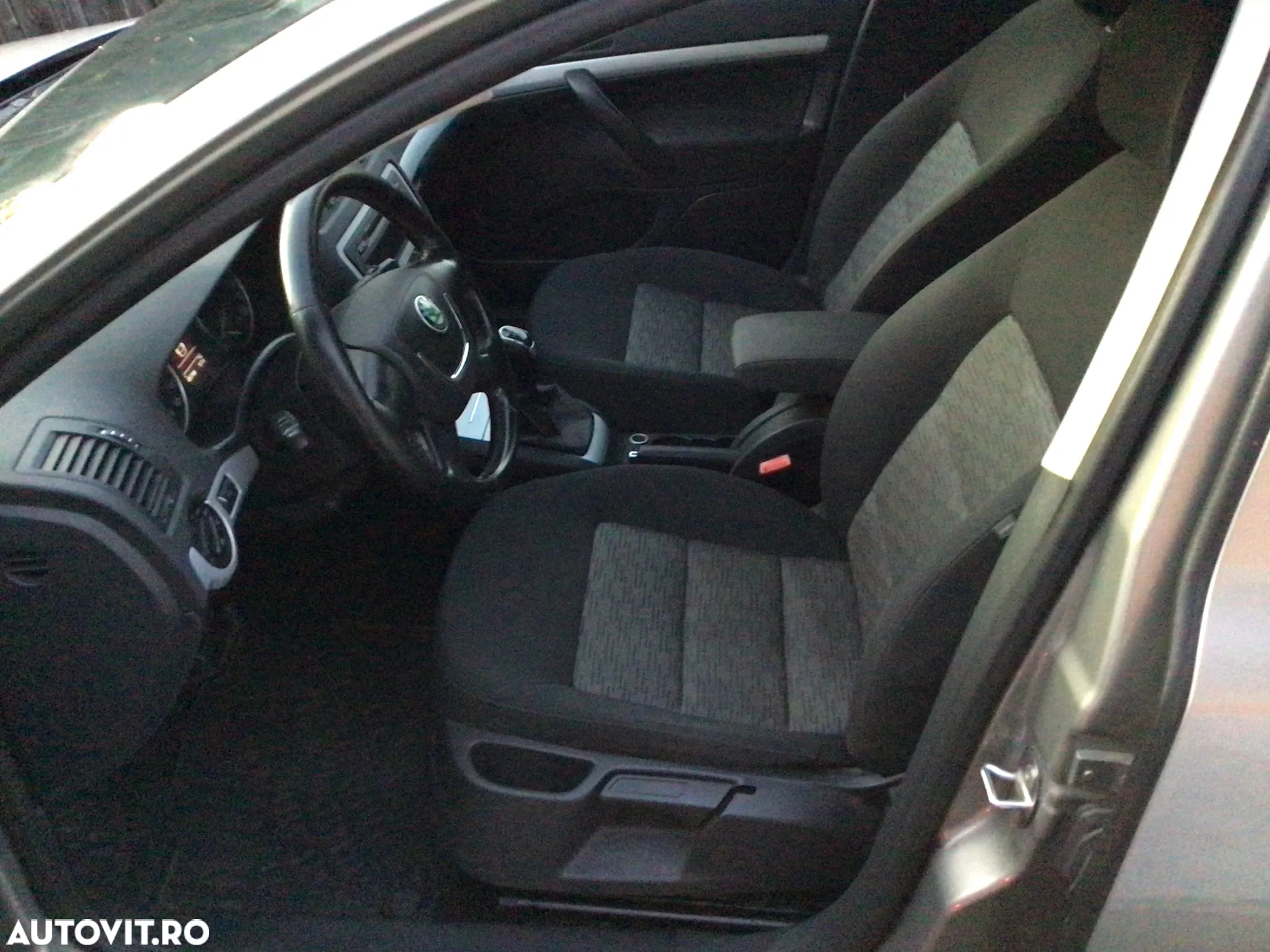Skoda Octavia Combi 2.0 TDI Ambiente - 9