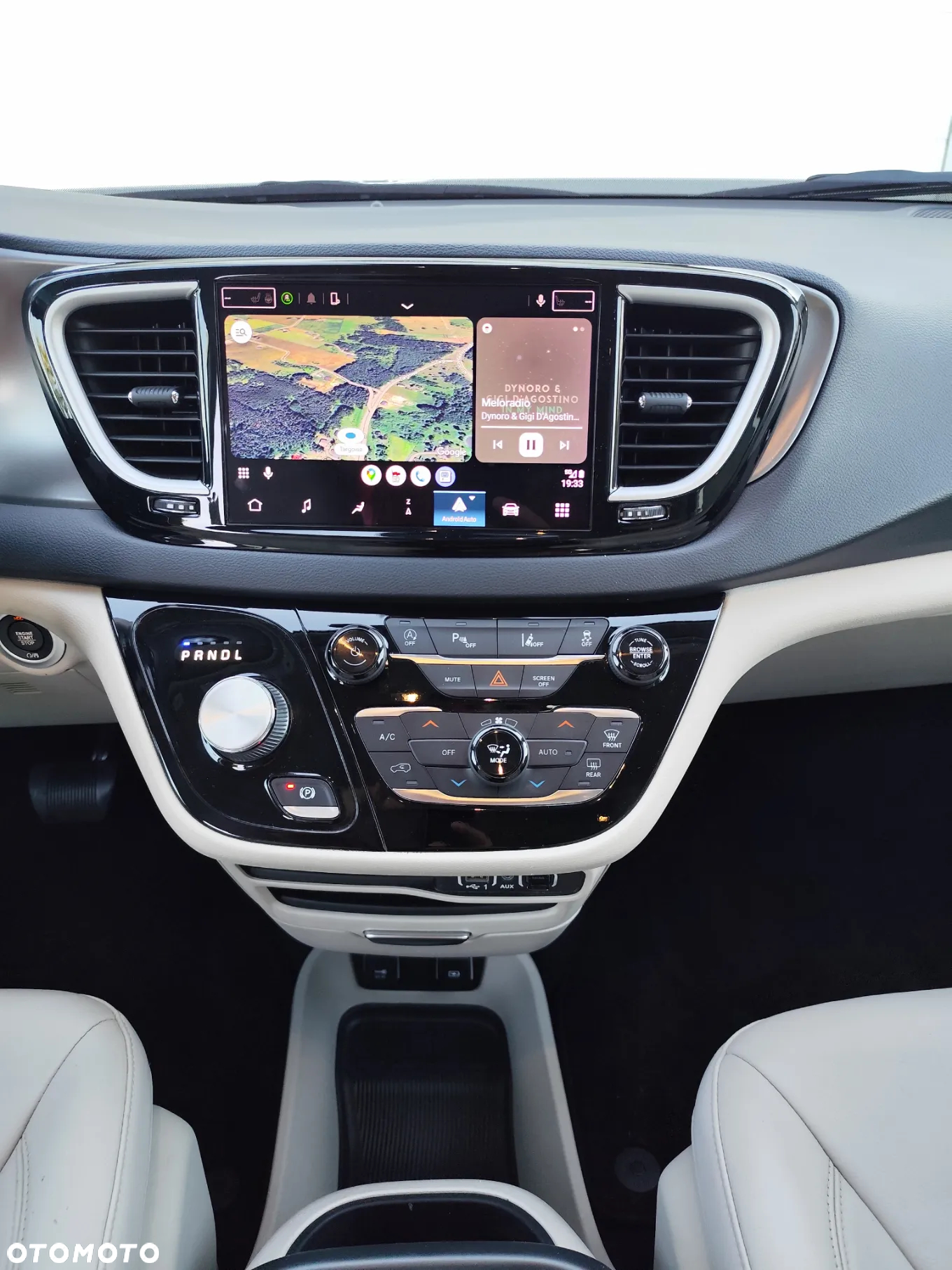 Chrysler Pacifica - 3