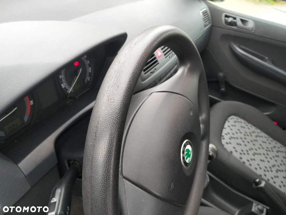 Skoda Fabia 1.2 HTP Run - 23