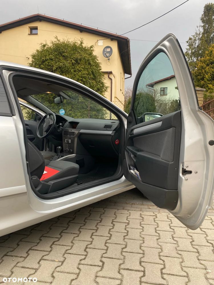 Opel Astra III GTC 1.6 Enjoy - 7