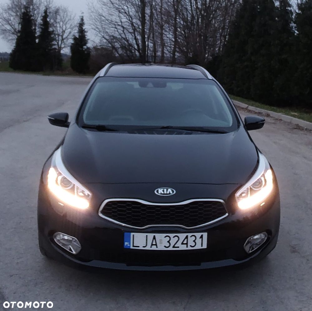 Kia Ceed 1.6 GDI Dream Team Edition - 9