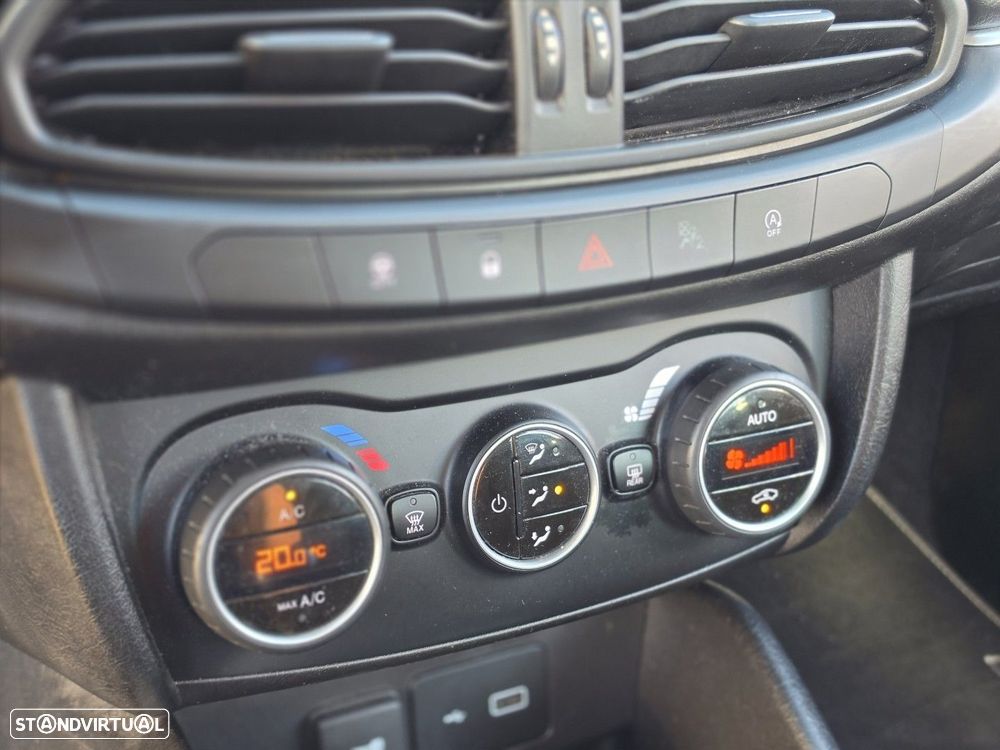 Fiat Tipo 1.3 M-Jet Lounge Tech J17 - 15