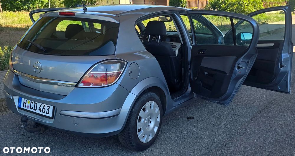 Opel Astra 1.4 150 Jahre - 17