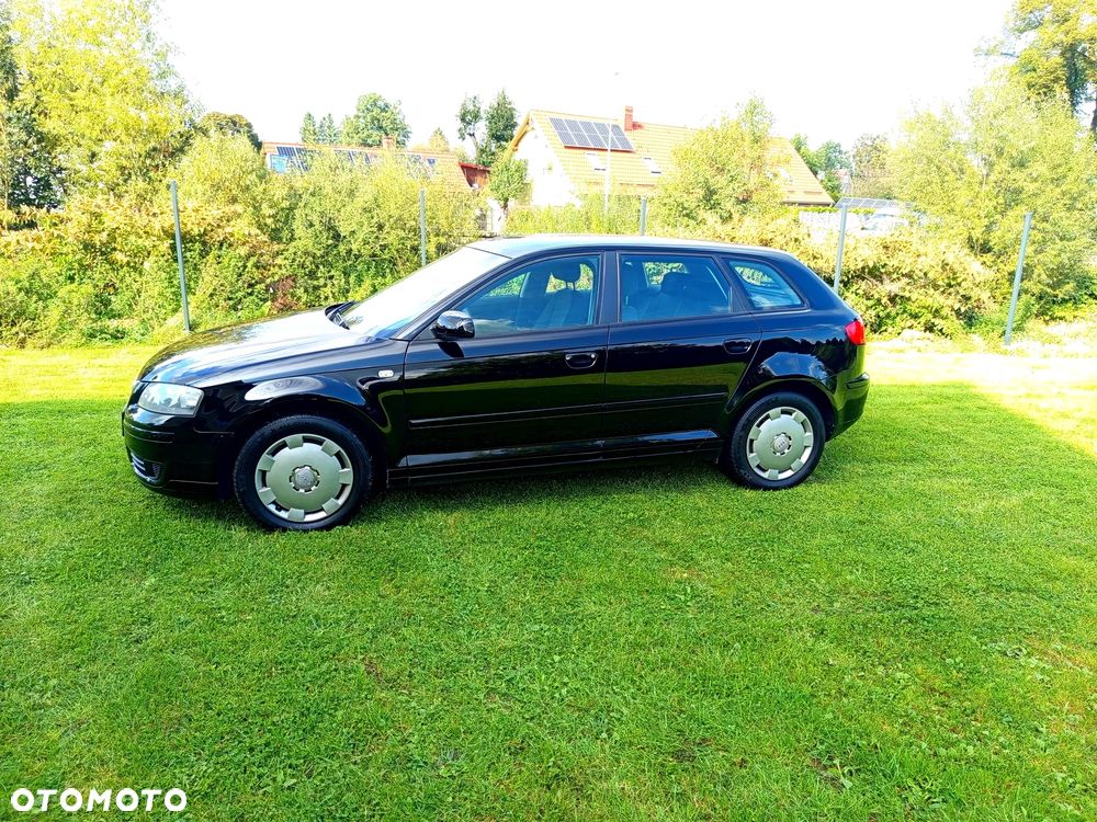 Audi A3 Sportback 1.6 Ambiente - 2