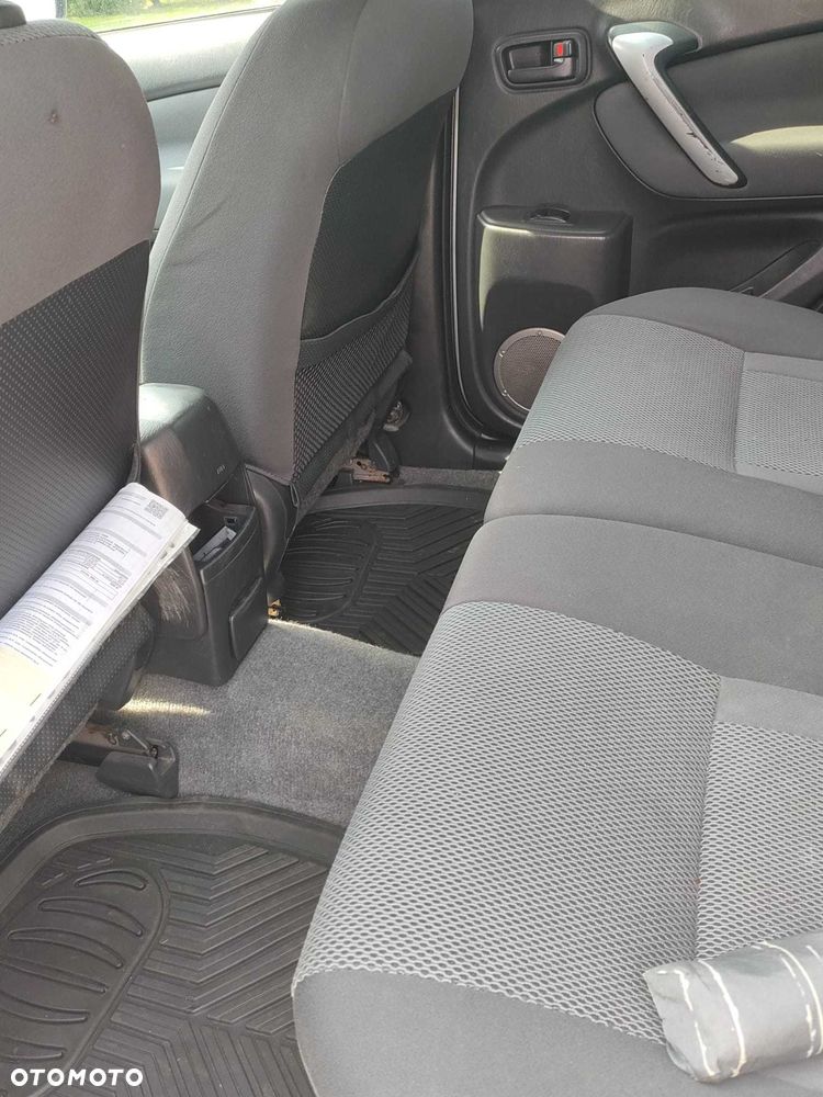 Toyota RAV4 - 2