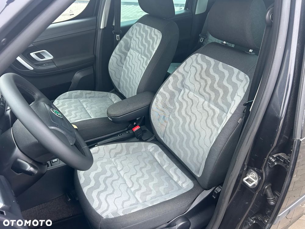 Skoda Roomster 1.2 Ambition - 25