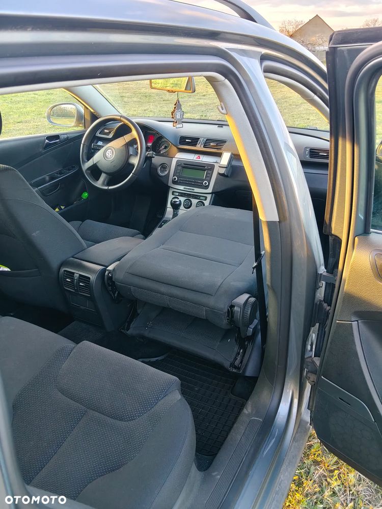 Volkswagen Passat 2.0 TDI Trendline - 12