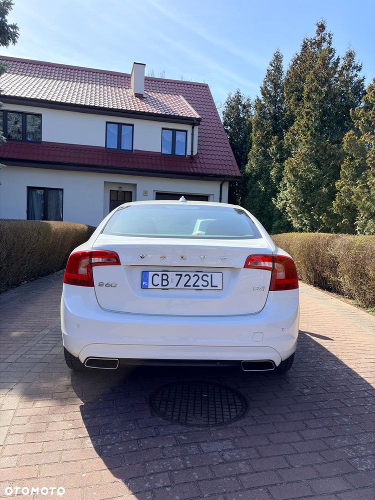 Volvo S60 D4 Drive-E Kinetic - 4