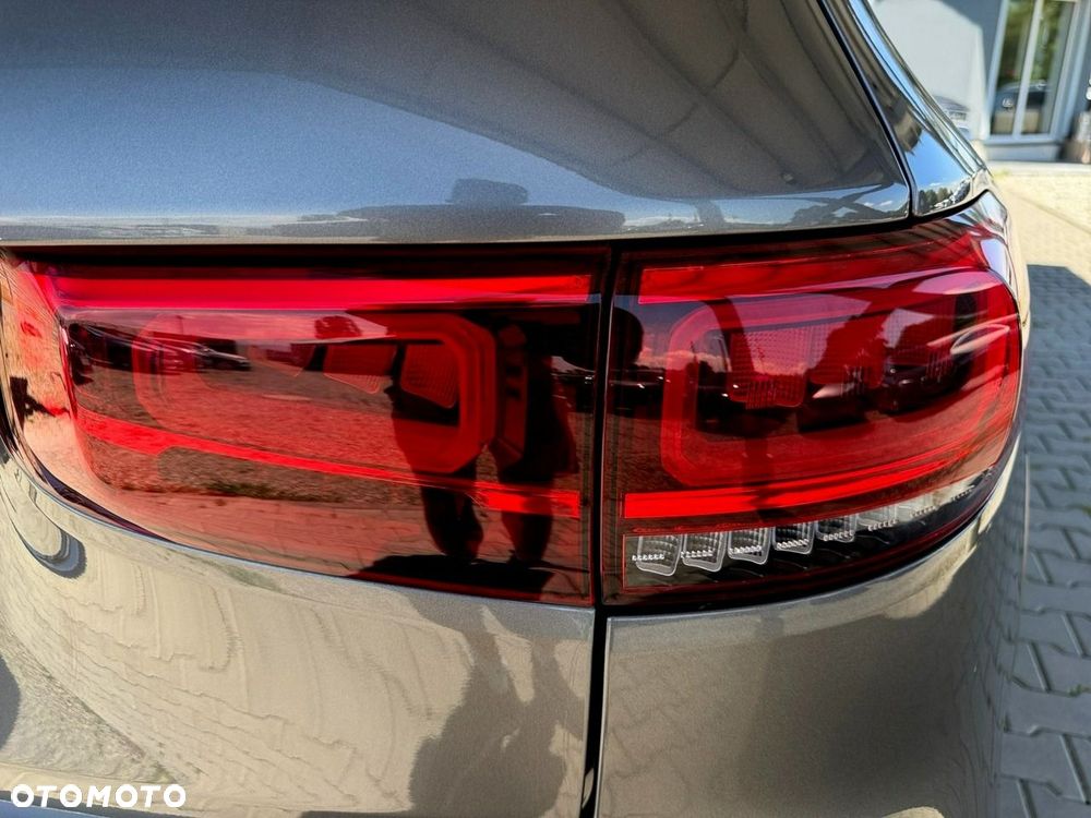 Mercedes-Benz GLB - 14