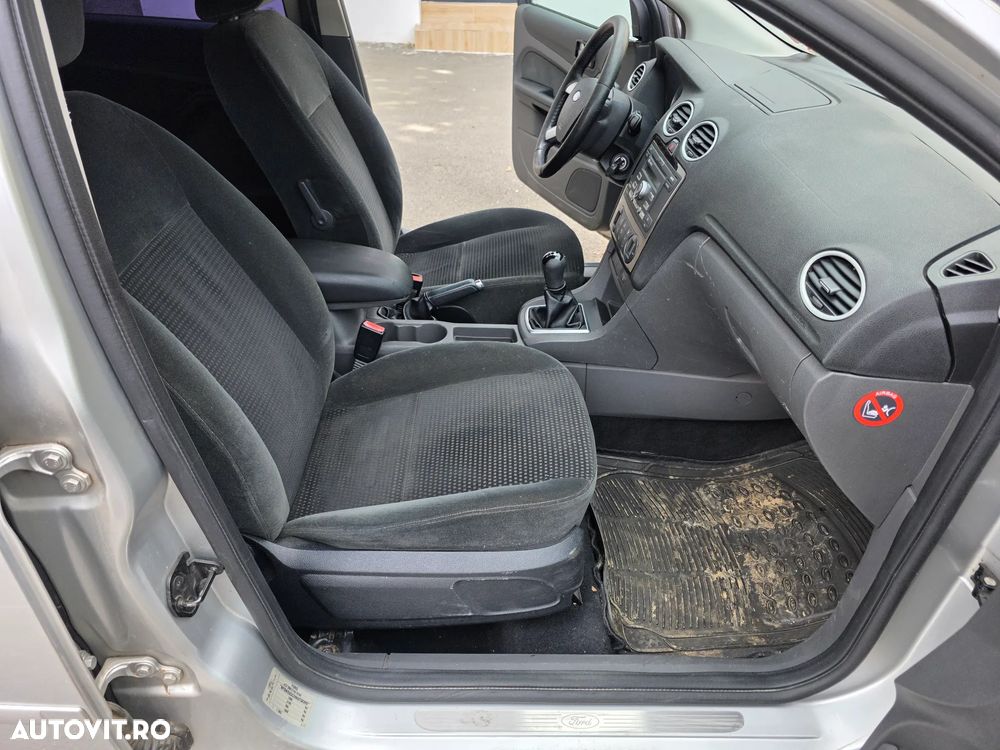 Ford Focus 1.6 TDCi Ghia - 10