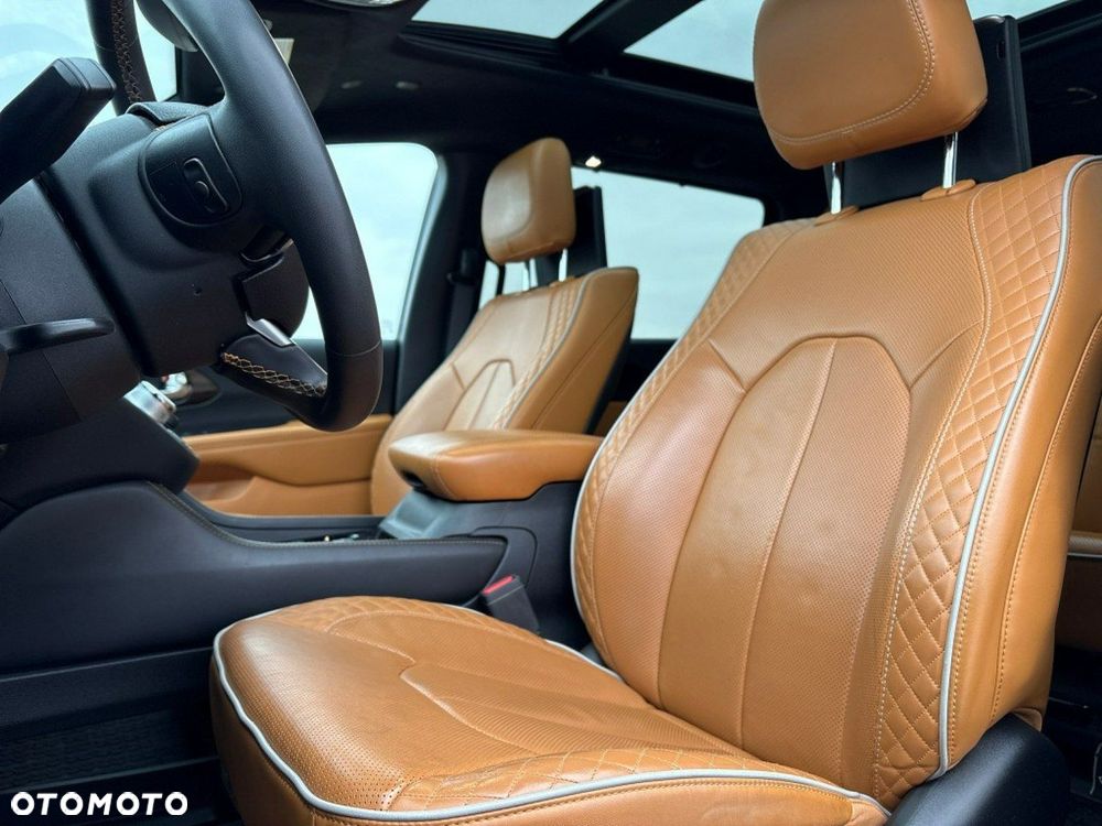 Chrysler Pacifica - 15