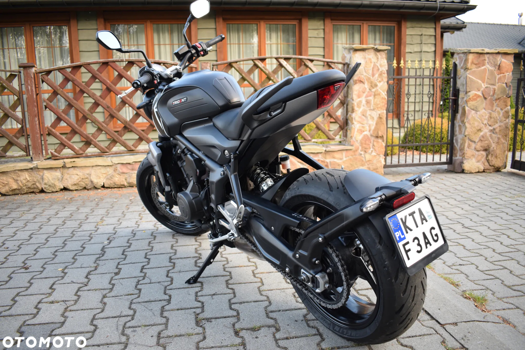 Triumph Trident - 18