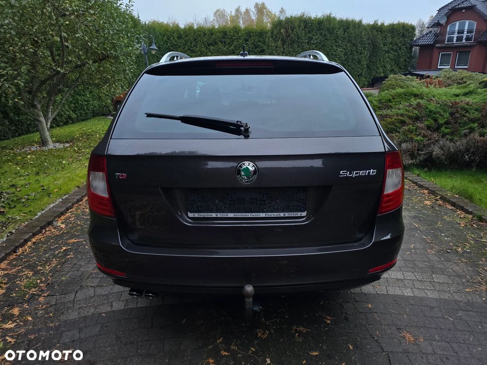 Skoda Superb 2.0 TDI DSG Exclusive - 7