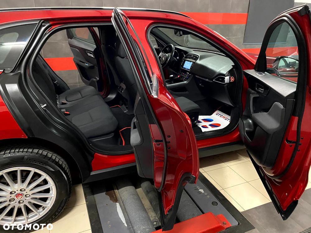 Jaguar F-Pace - 22