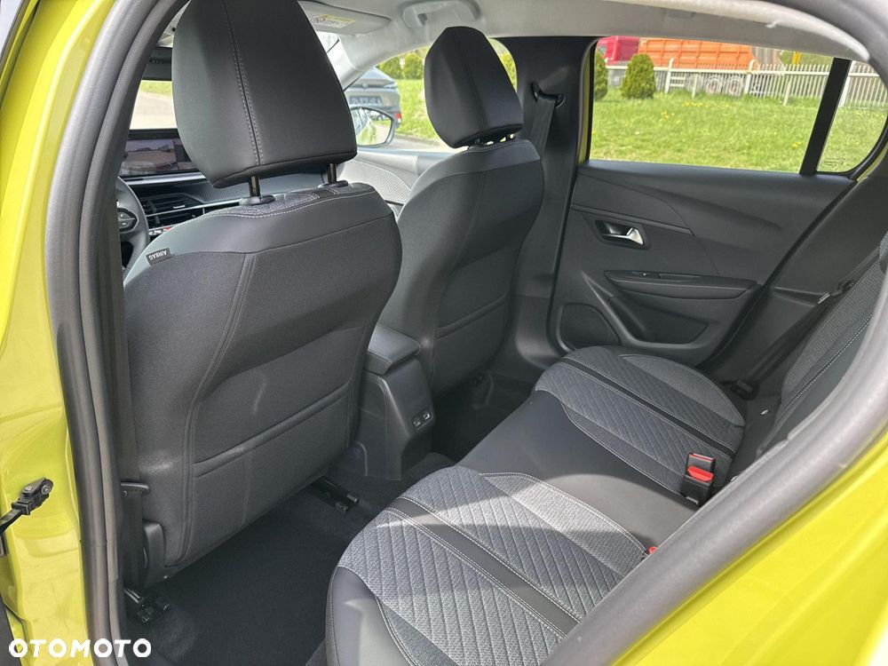 Peugeot 208 - 14