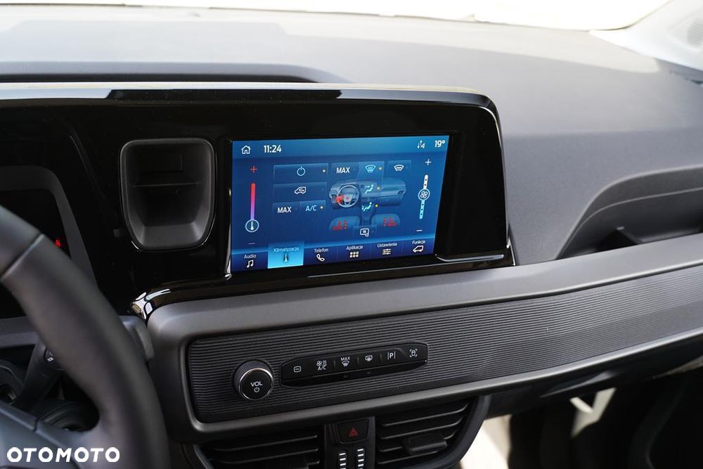 Ford Transit Courier - 17