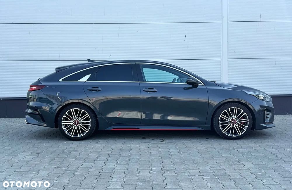 Kia ProCeed - 10