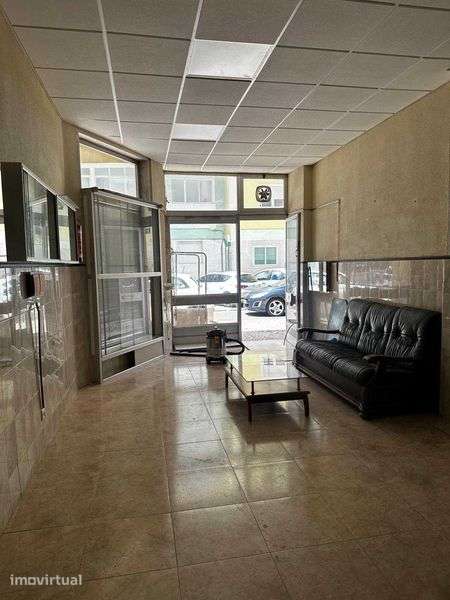 Aluga-se loja comercial Queluz - Grande imagem: 2/6