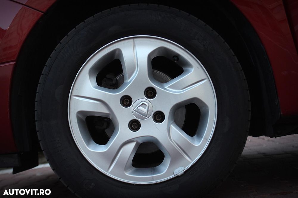 Dacia Logan TCe 90 Laureate - 14