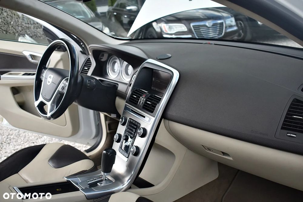 Volvo XC 60 2.4D AWD Summum - 22