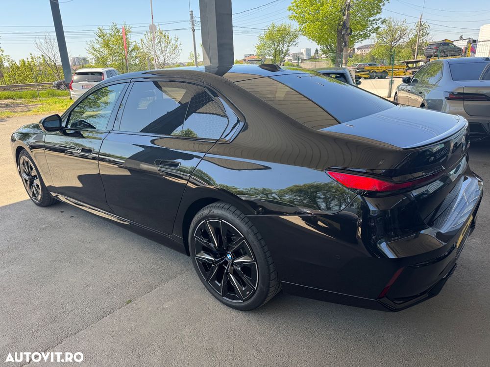 BMW Seria 7 740d xDrive MHEV - 24