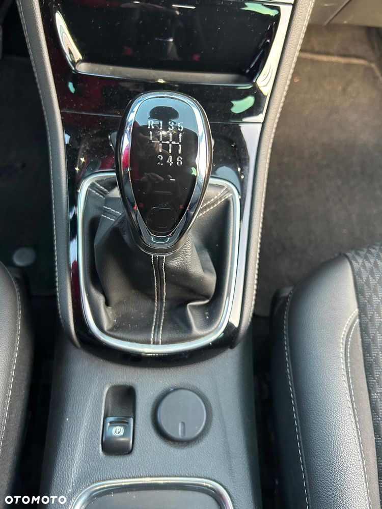 Opel Astra 1.6 CDTI Cosmo - 17