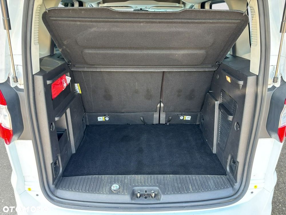 Ford Tourneo Courier - 23