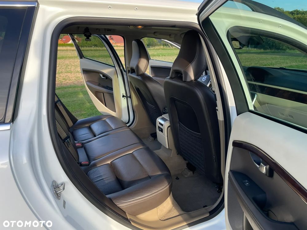 Volvo XC 70 T6 AWD Momentum - 10