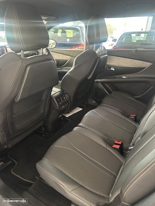 Peugeot 5008 - 8