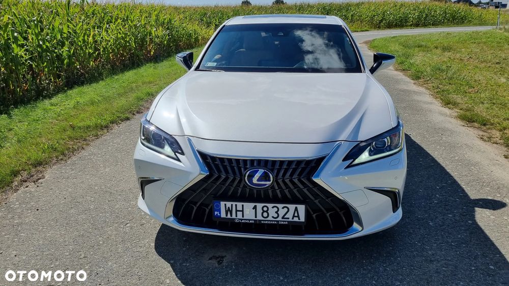 Lexus ES 300h Prestige - 11