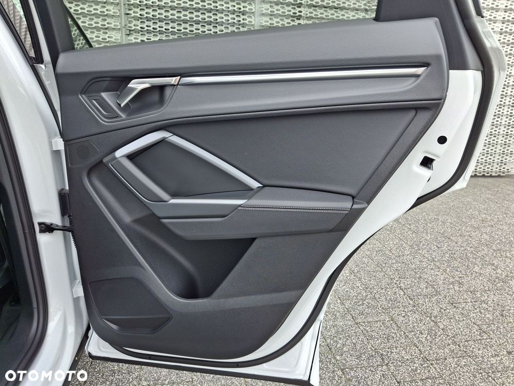 Audi Q3 - 18