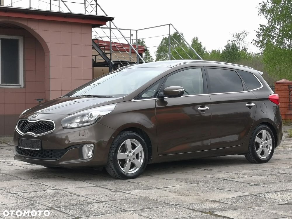 Kia Carens 1.7 CRDi 136 Dream Team Edition - 4
