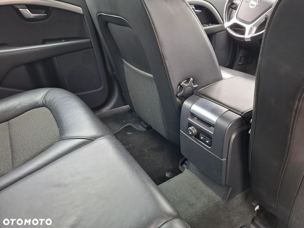 Volvo V70 2.5T Momentum - 21