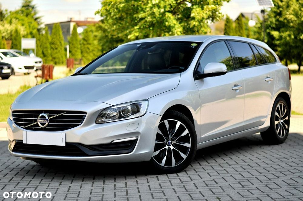 Volvo V60 D2 Drive-E Momentum - 1