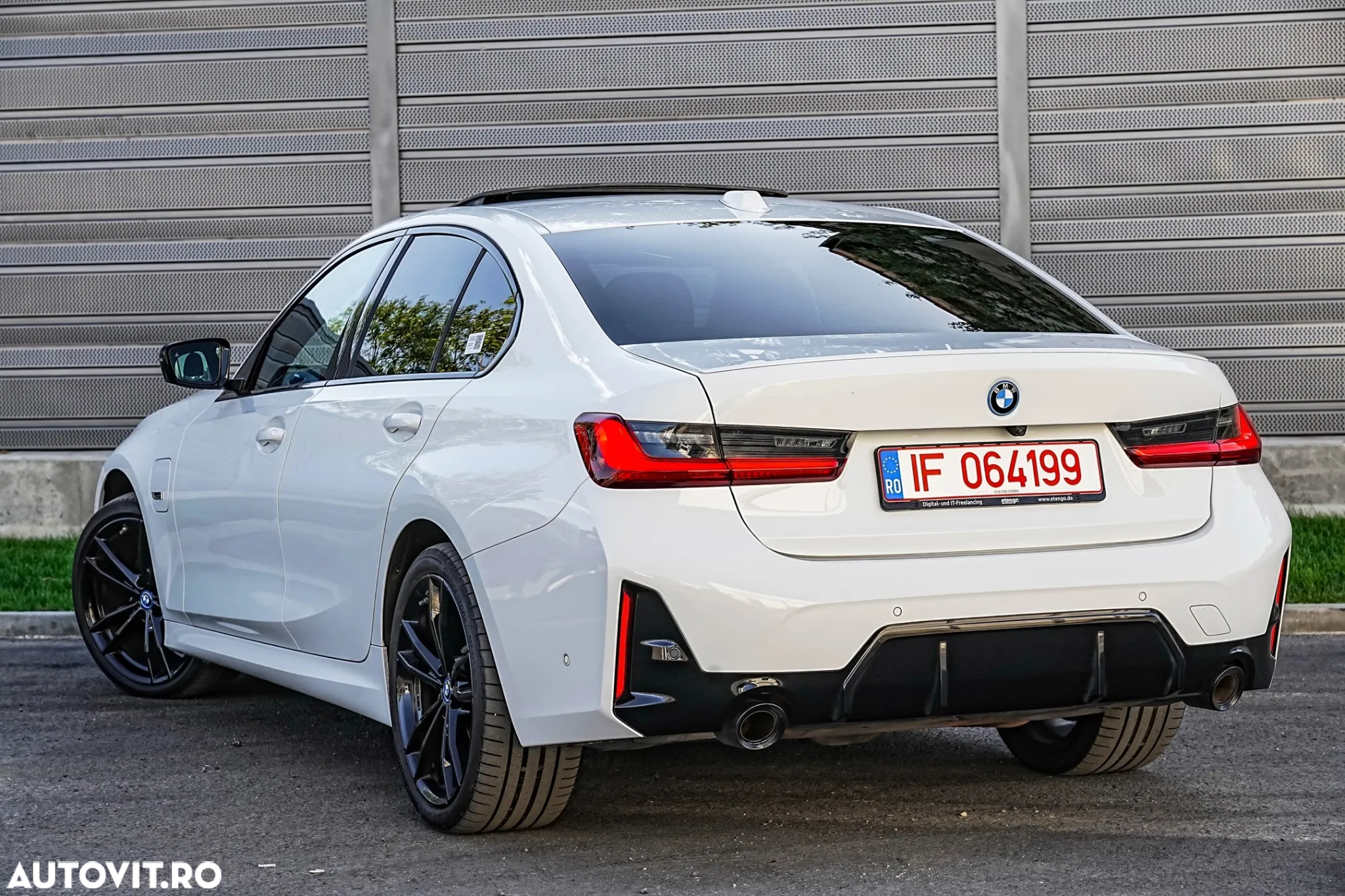 BMW Seria 3 320e Aut. M Sport - 11